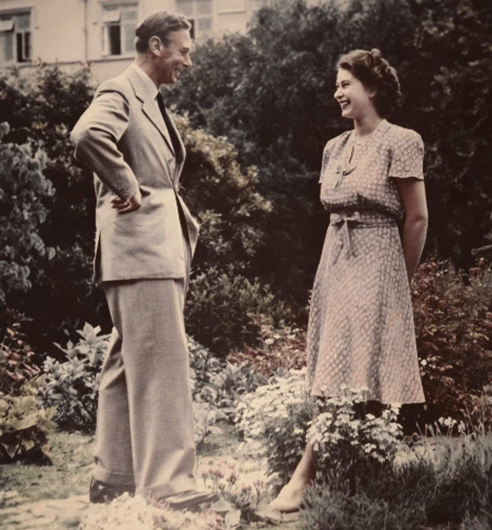 Elizabeth II shared a touching photo with King George VI on Father's Day
