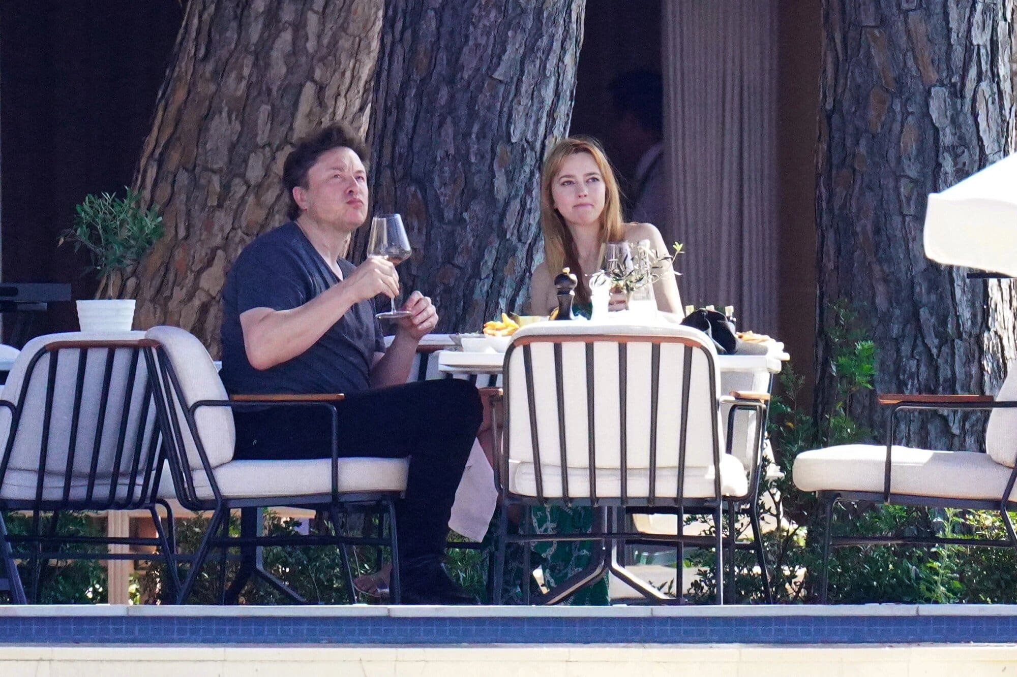 Elon Musk Begging Ex-Girlfriend Natasha Bassett To Come Back To Him After Their Breakup