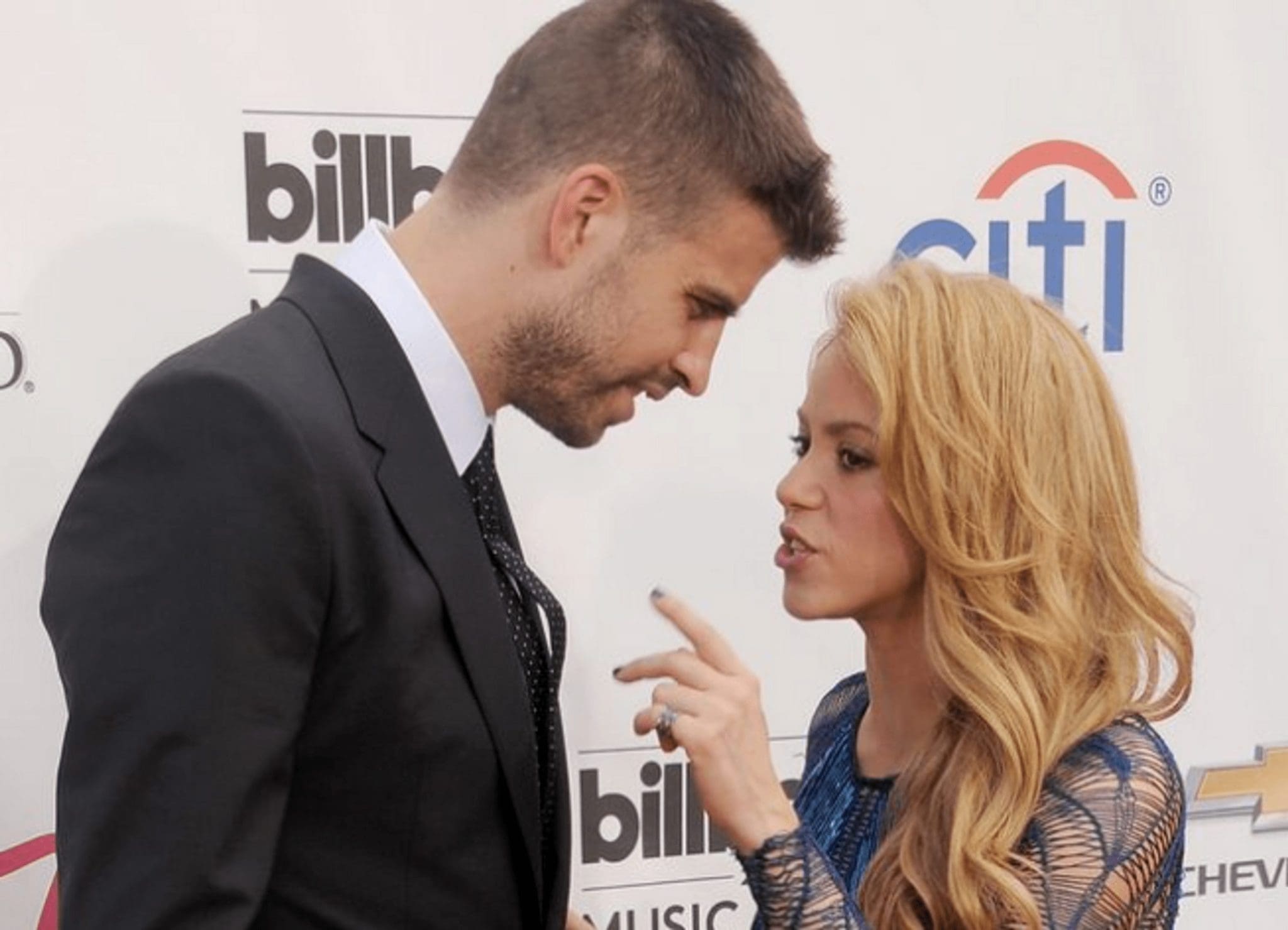 Gerard Pique Left His Mistress And Is Trying To Beg Forgiveness From Shakira