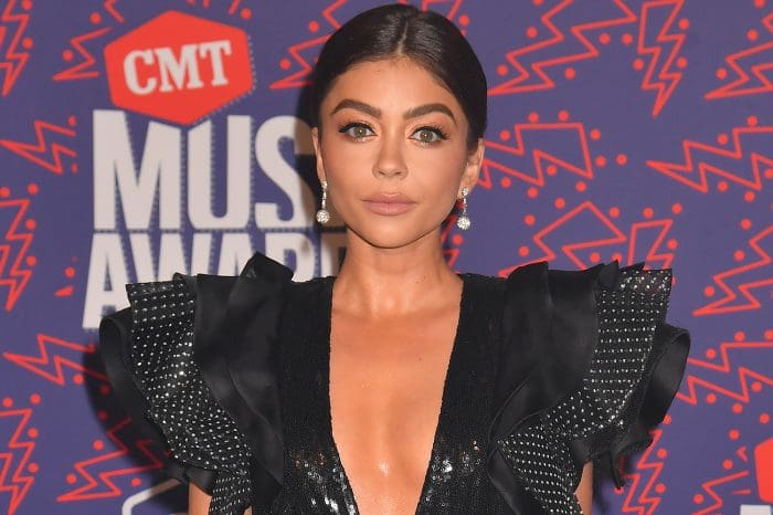 'Modern Family' Star Sarah Hyland Looks Amazing And Tanned In Bikini Photo On Instagram