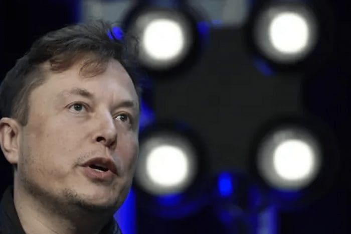 Elon Musk's Father, Errol Musk, Is Not Pleased With His Son