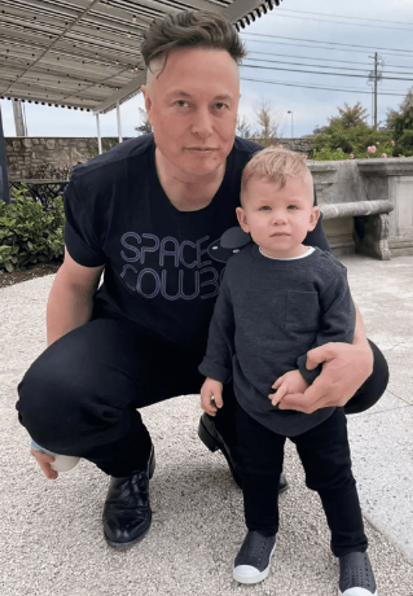 In A Throwback Thanksgiving Picture, Elon Musk Admits That He Cuts His Own Hair And That Of His Son X AE A-XII Musk
