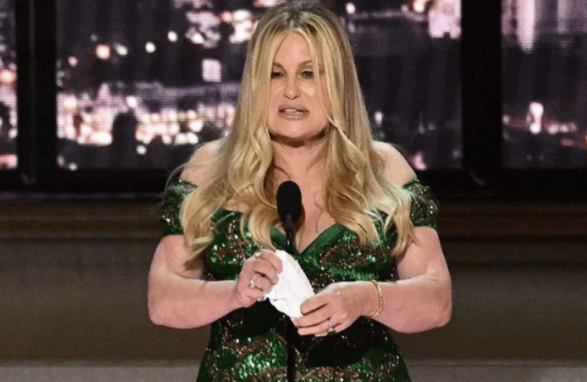Jennifer Coolidge claims she had to go to the ER after getting a "White Lotus" spray tan.