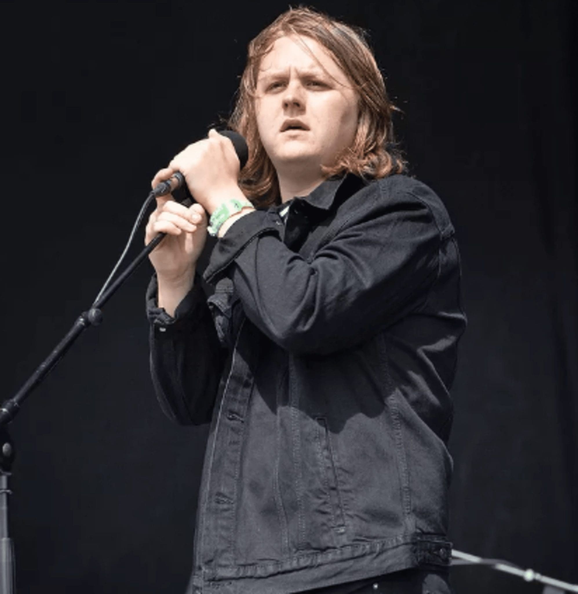 People May Believe I'm A Fake, So Lewis Capaldi Claims He Was Removed From The Dating App Tinder