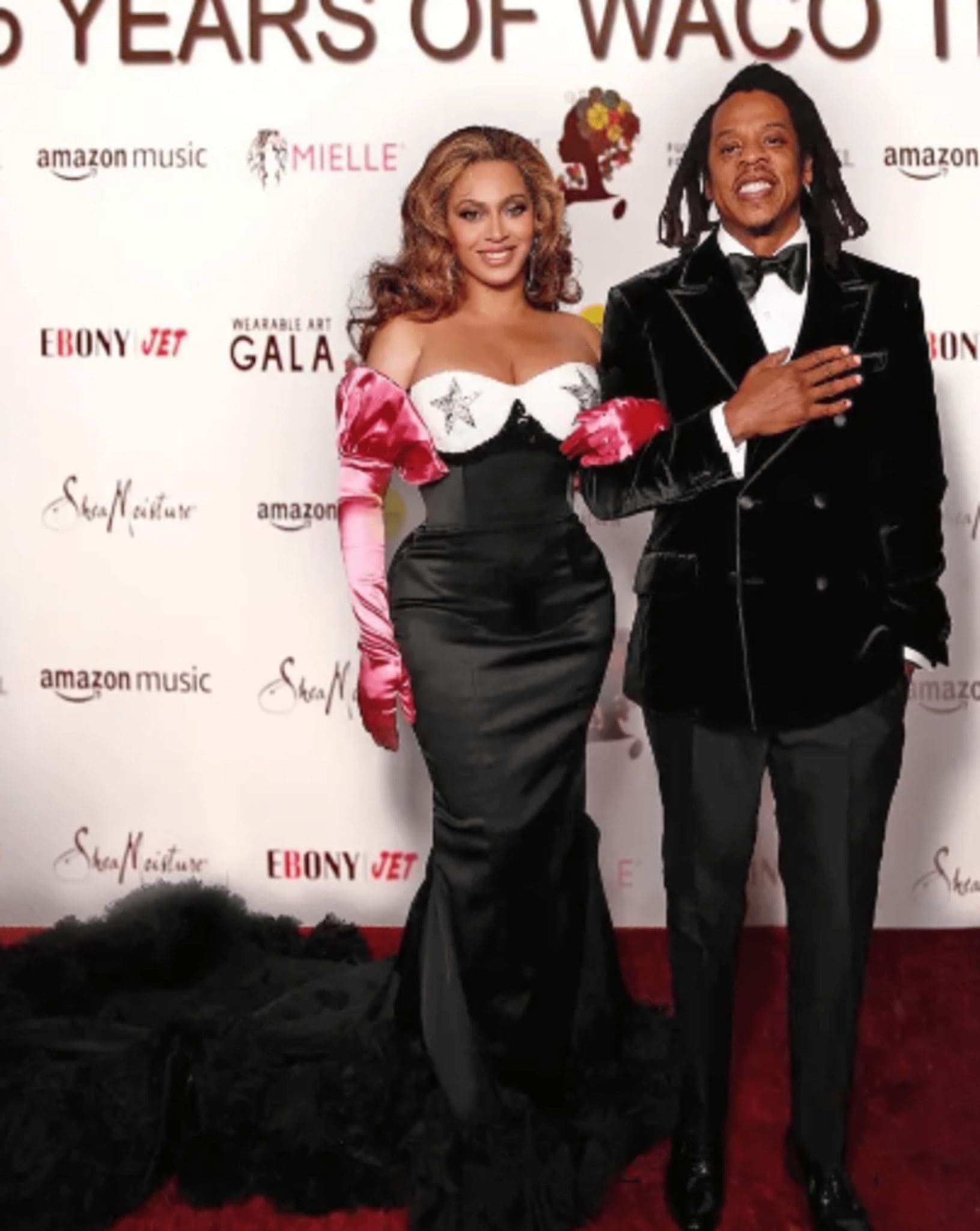 In Santa Monica, California, at the WACO Theater Center's 5th Annual Wearable Art Gala, Beyoncé put on a fashion show in a stunning ensemble. .