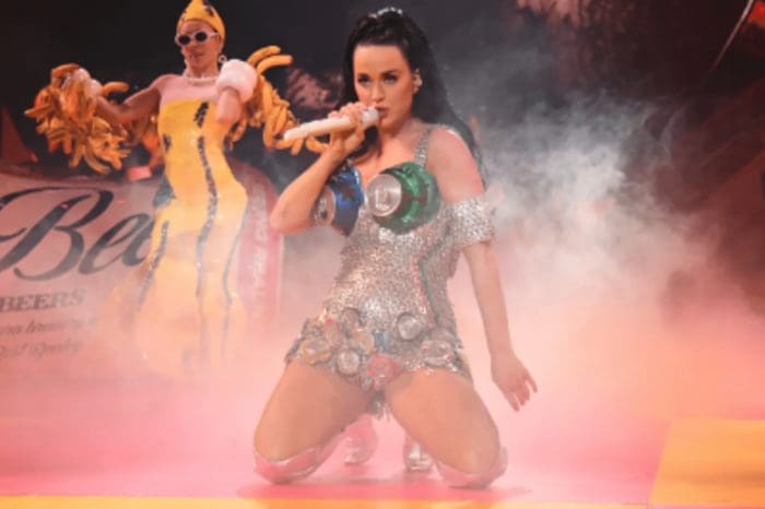 Katy Perry Claimed That The Eye-Glitch That Made The Rounds Was An Act