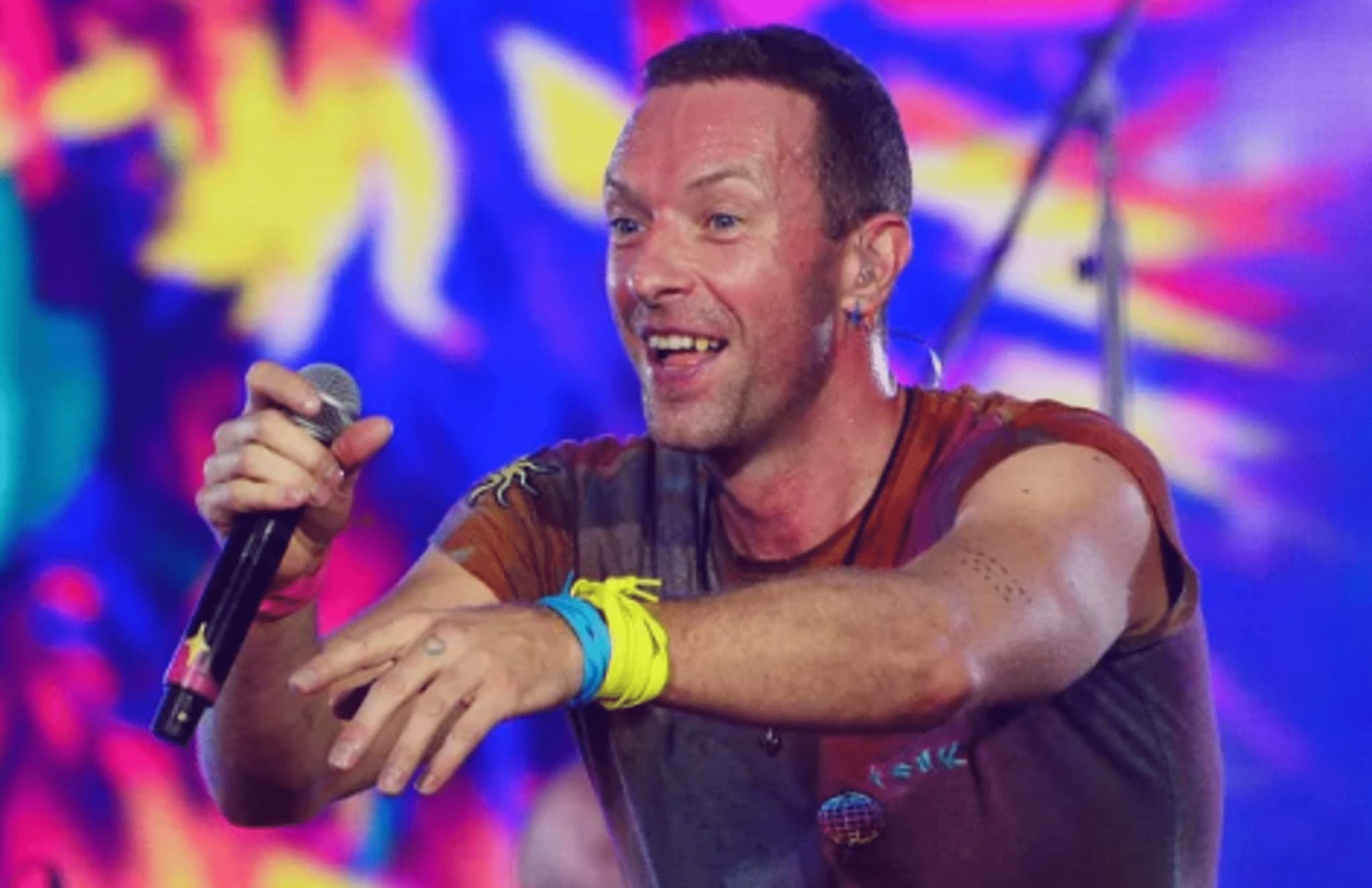Chris Martin of Coldplay has been diagnosed with a lung infection, forcing the band to postpone their next performances.