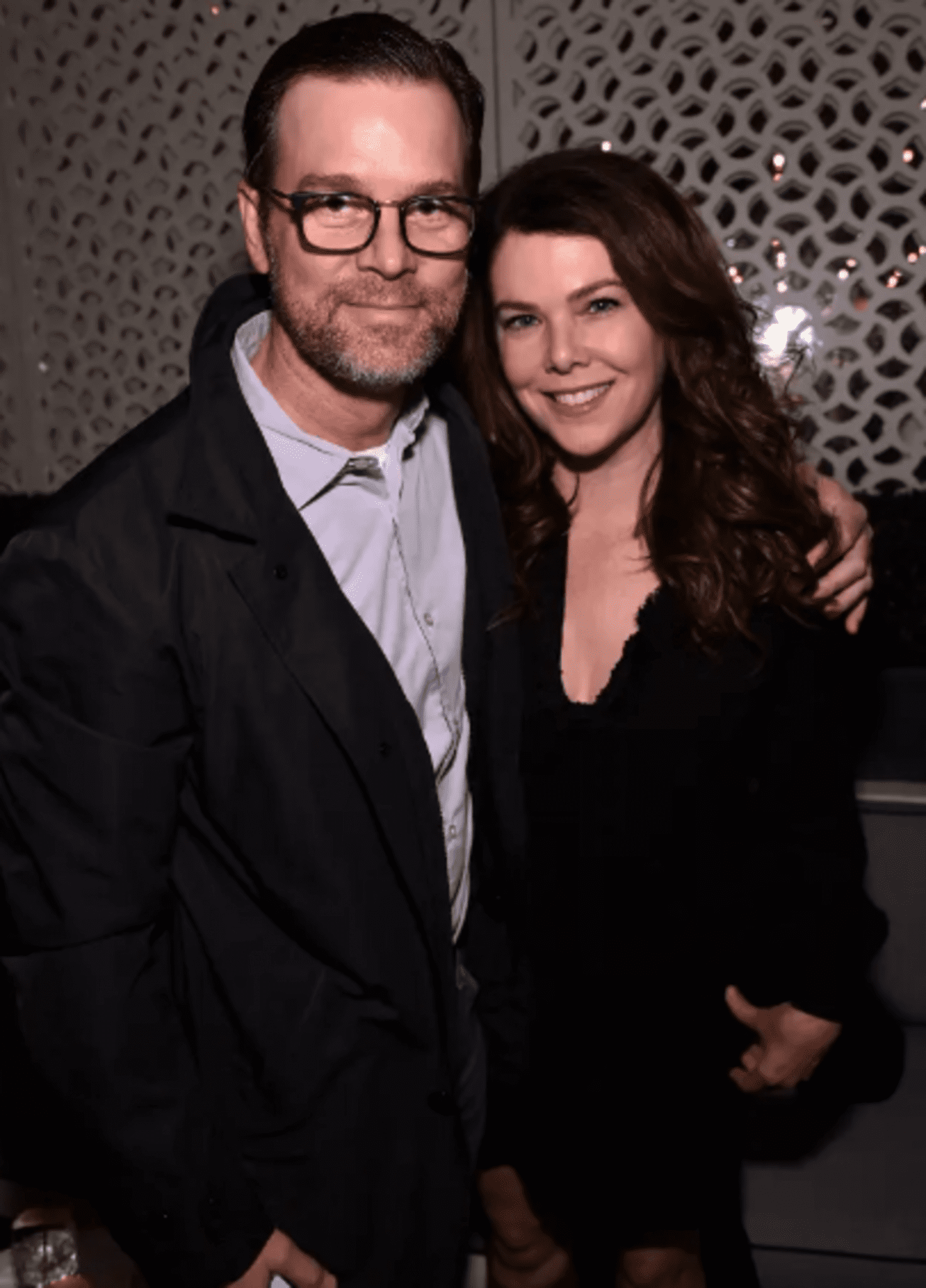 Before Things Really Got Going Between Them, Lauren Graham Didn’t Bother To Ask Peter Krause Any Serious Questions